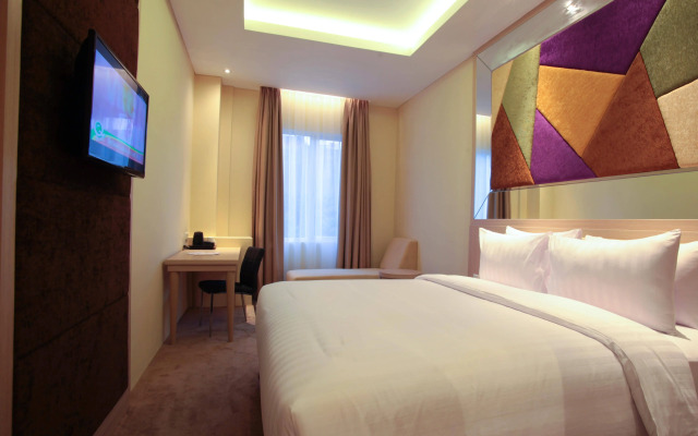 W Three Premier Hotel Lagaligo