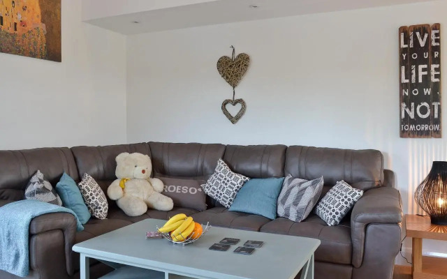 Ty Isaf Cottage