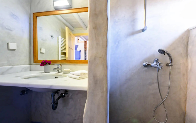 Aria Paros Residence