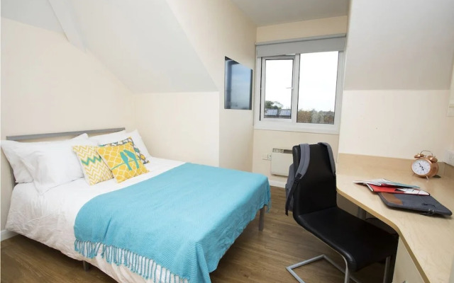 Heald Court Student Only  Ensuite Room