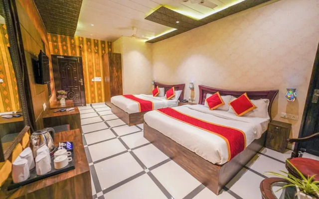 Shiv Rudraksh Resort - Near Assi Ghat