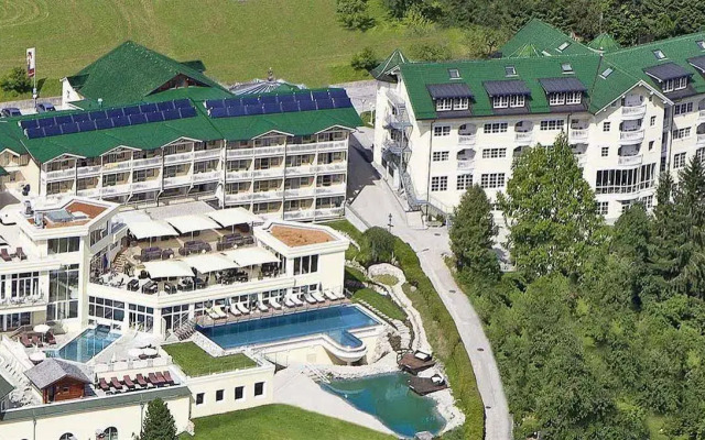 Wellness-Golf-Ski-Familien-Hotel Dilly