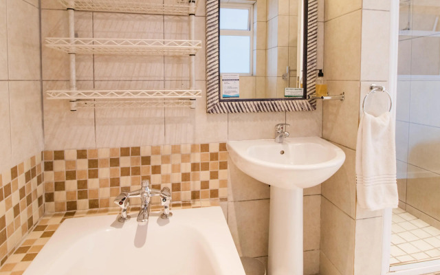 Mouille Point Village