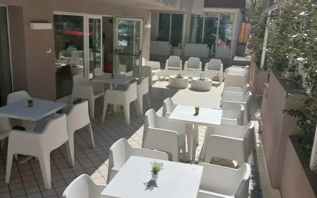 Hotel Little