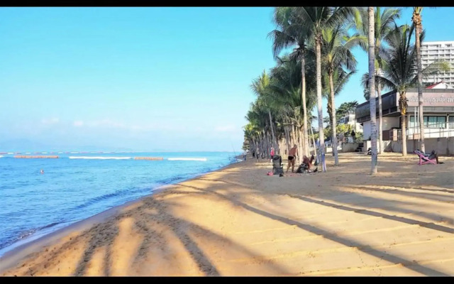 Jomtien Beach Condominium