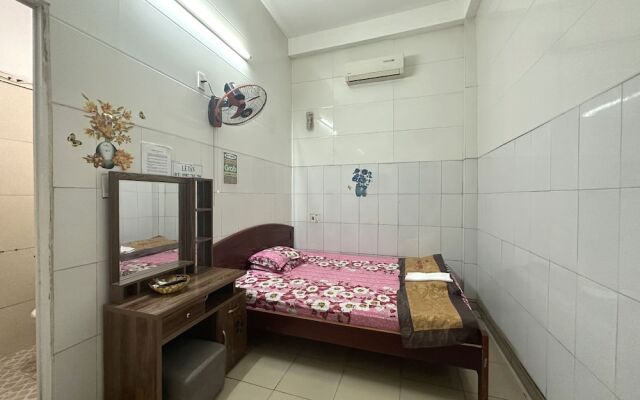 SPOT ON 1188 Motel Hoa Cam