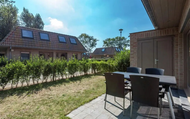 Lovely Holiday Home in Adinkerke With Fenced Garden