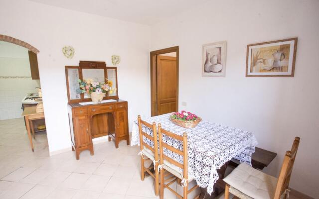 The Casina sleeps 4 surrounded by greenery-LA CASINA A SCHIOPPARELLO