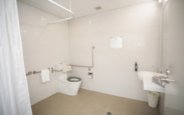 ibis Styles The Entrance