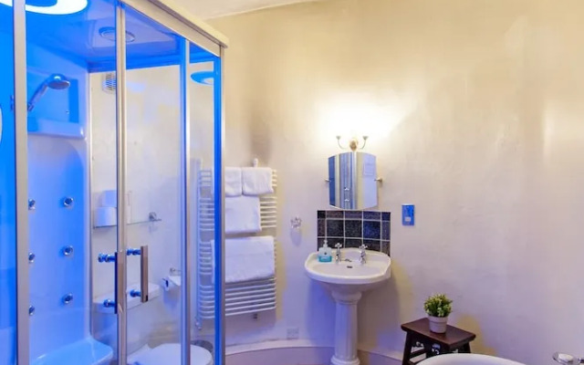 Royal Mile Apartments