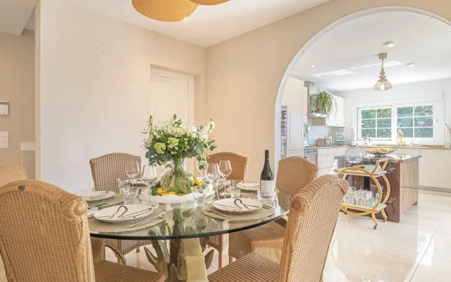 Luxury Family Escape Golf & Pool Retreat