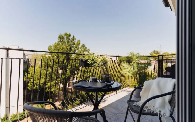 Riverside Nest - LoftAffair