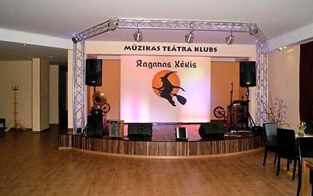 Raganas Ķēķis Hotel