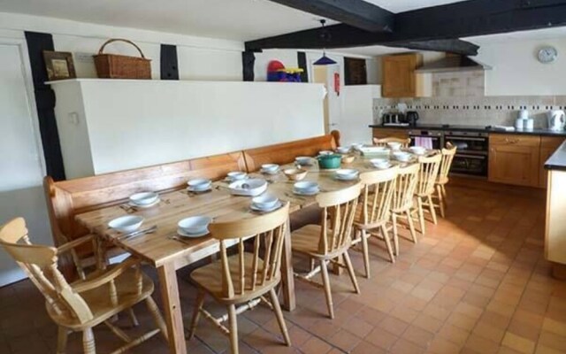 Little Cowarne Court