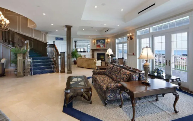 Madison Beach Hotel, Curio Collection by Hilton