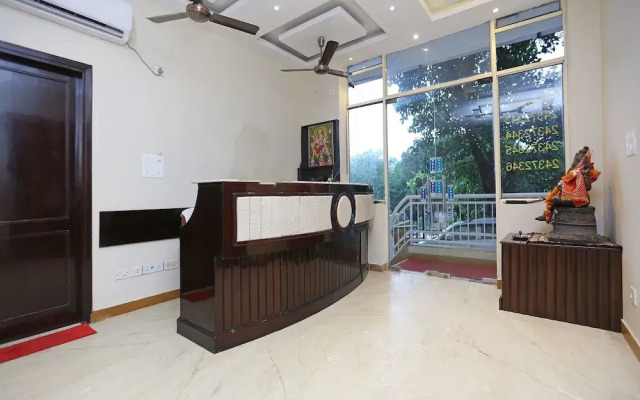 OYO 9606 City Centre Home