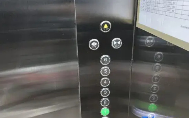 Light Luxury Banshan Hot Spring B&B (Tourism College Branch)