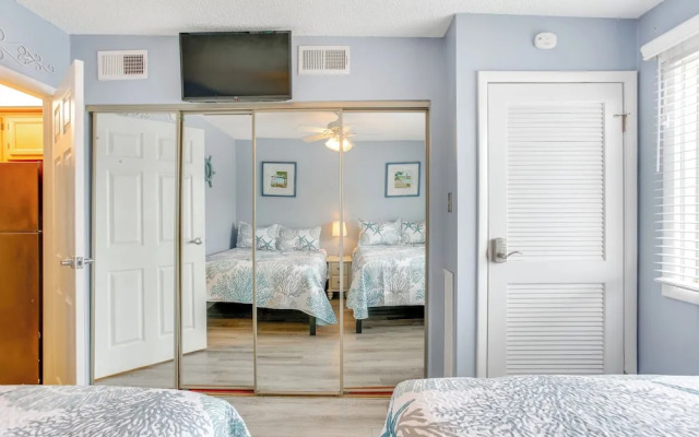 Quaint Wildwood Condo ~ Walk to Beach!