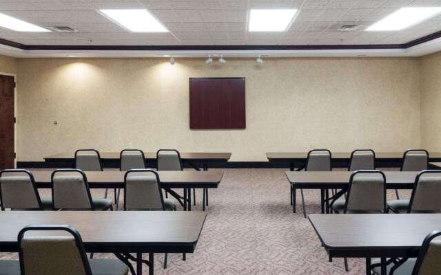 Quality Suites Midland North Loop 250