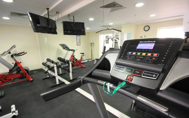 Holiday Inn Convention Center by IHG