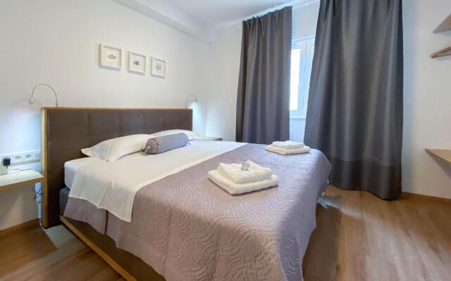 Marisa Apartments Hvar II