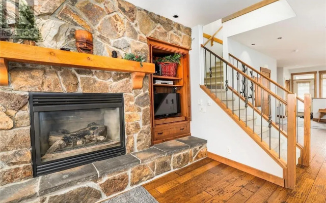 Vista at Big White Amazing Location View