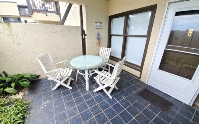 Island House B107 2 Bedroom Condo by RedAwning