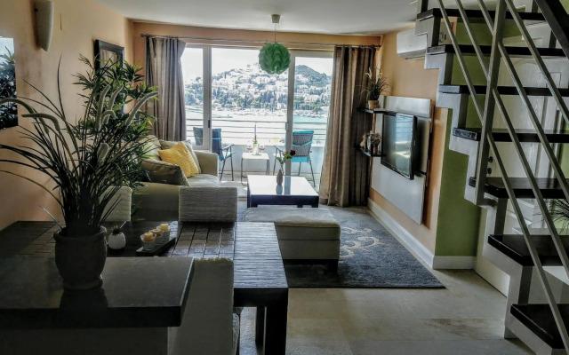 Beautiful 2 bedroom 2 bathroom sea view