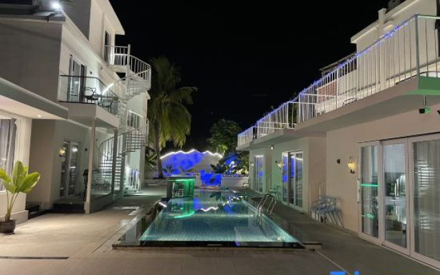 Sanya Haiyunyang Pool Luxury Homestay (West Island Branch)