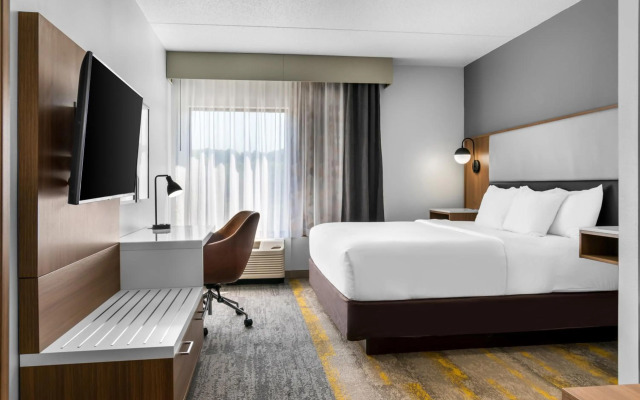 Comfort Inn & Suites York North