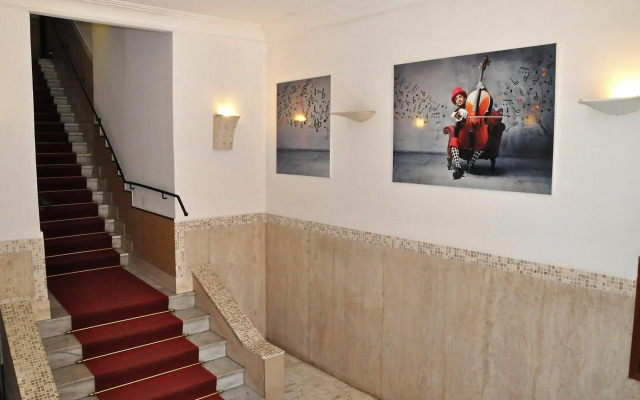 Hotel Lirico