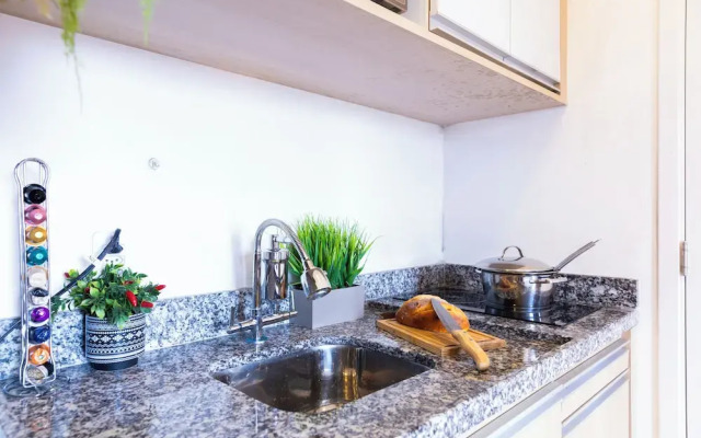 Apt 2 quartos com AC e academia Butantã