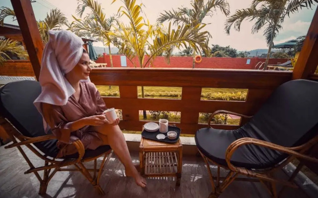 Grand Vatika Resort