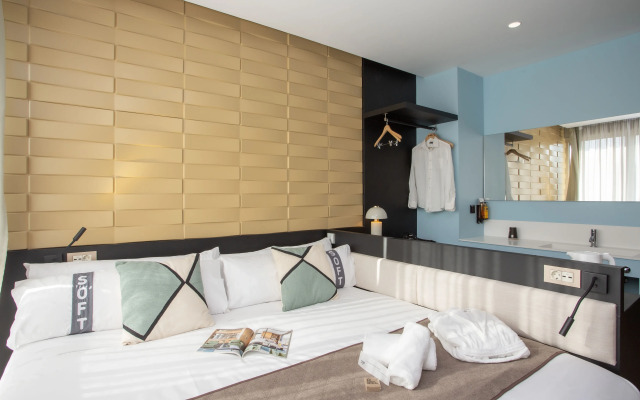 Casual Kubic Athens Hotel