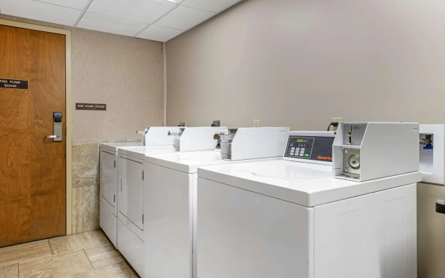 Best Western Plus Ramkota Hotel