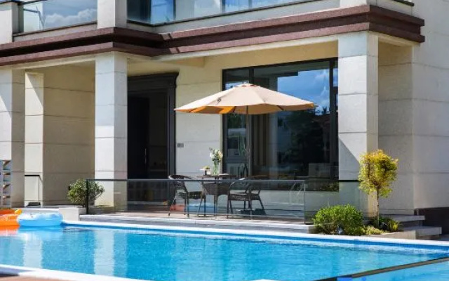 Anji Chenxi Countryside Leisure Homestay (Yinlong Gorge Rafting) – Pool – Huzhou