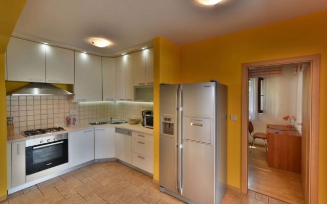 Villa Yellow House