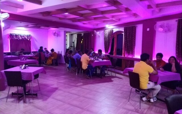 HariS Hotel Seawood