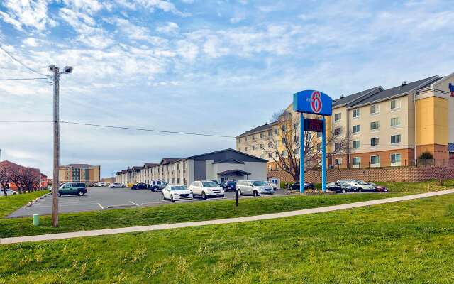 Motel 6 Cedar Rapids, IA - Airport