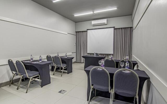 Hotel Deville Express Cascavel