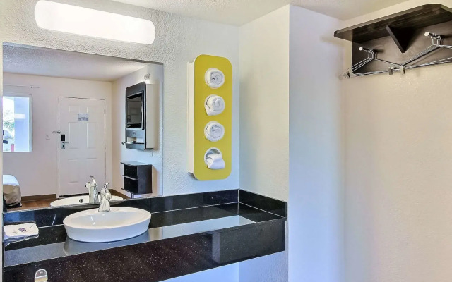 Motel 6 Campbell, CA - San Jose