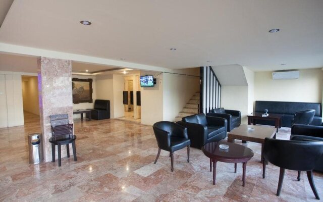 Hotel Rolling Stone by RedDoorz