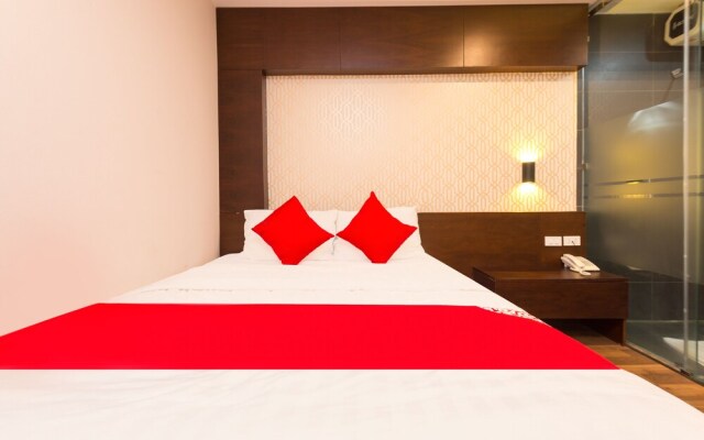 Thang Long Hotel by OYO Rooms