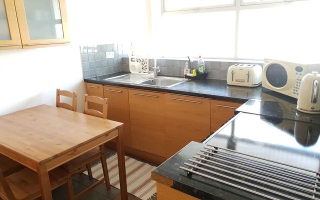 Bright And Spacious 3 Bed Flat Westminster