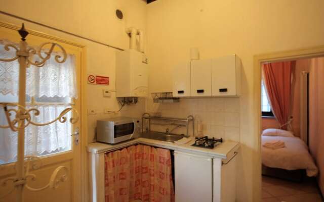 Three-room Apartment in the 19th Century Courtyard