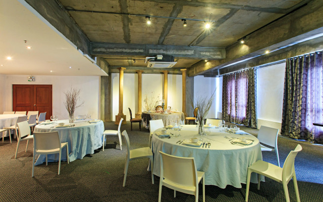 The Henry Hotel Cebu - Multi-use Hotel