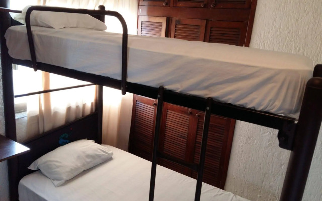 Kukulcan Hostel & Friends