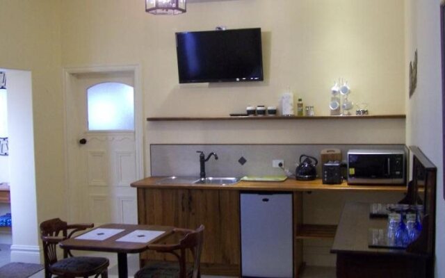 RJ's Bed & Breakfast