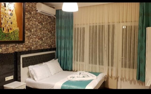 Marina Hotel