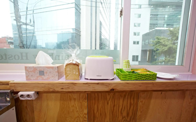 Rainbow Hotel Myeongdong